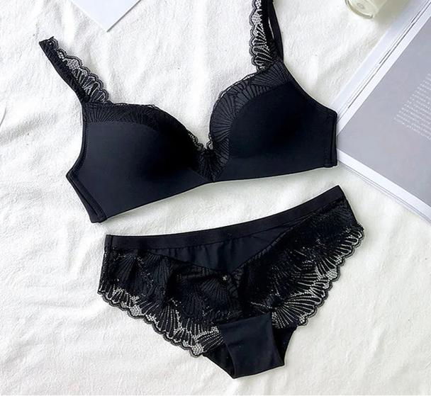 Thin Cotton Wire-Free Deep V Bra Set - SHOPPERS' CASTLE
