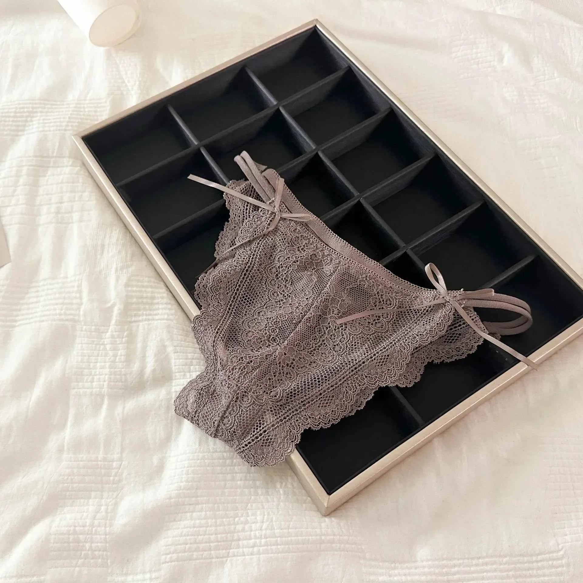 French Lace Low-Waist Briefs