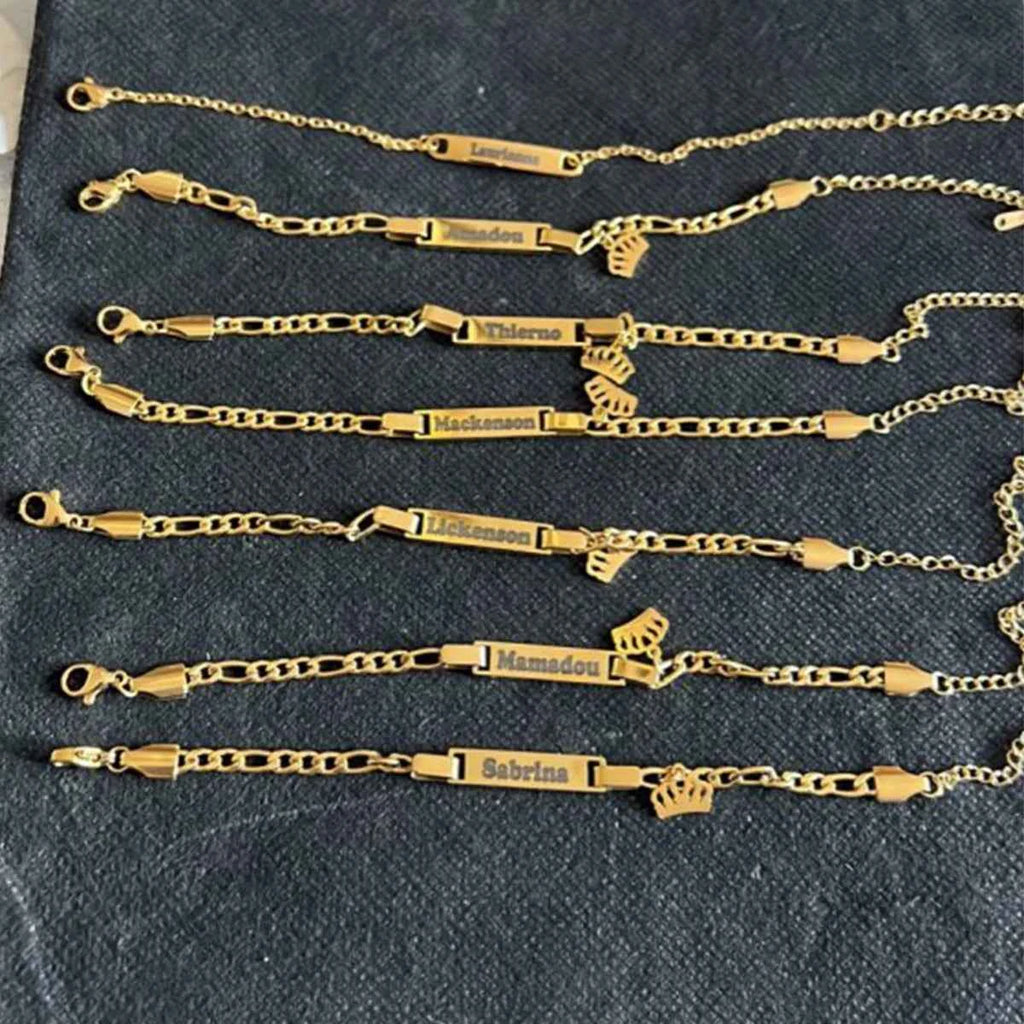 Engrave Name Heart Figaro Chain Bracelet - Adjustable