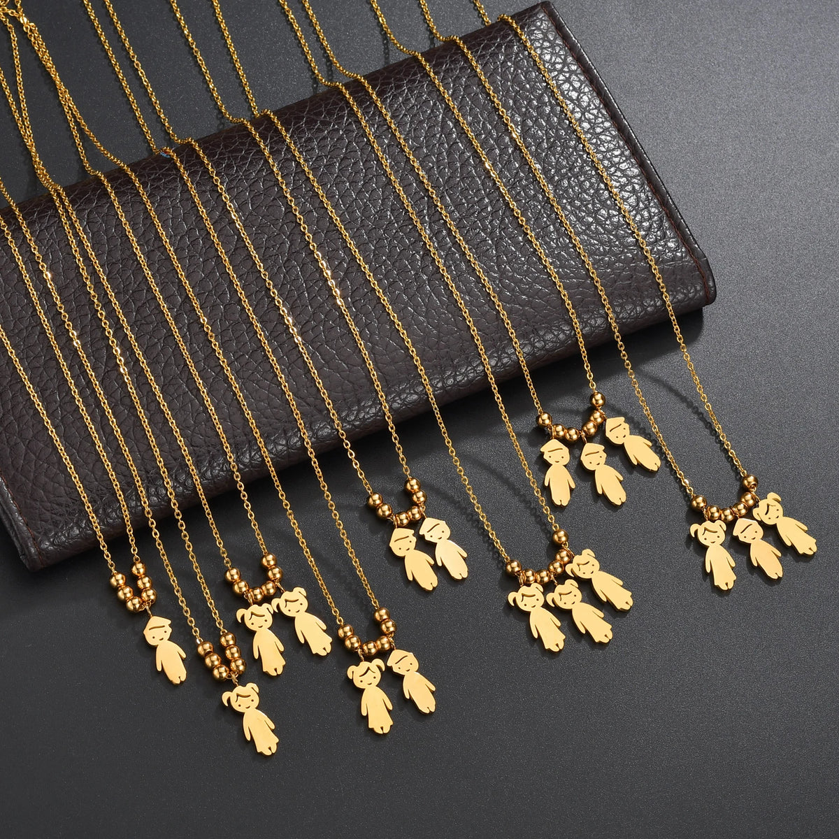 Personalized Children Name Necklace - Family Pendant - SHOPPERS' CASTLE