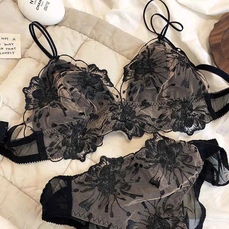 French Lace Triangle Cup Wire-Free Bralette Set