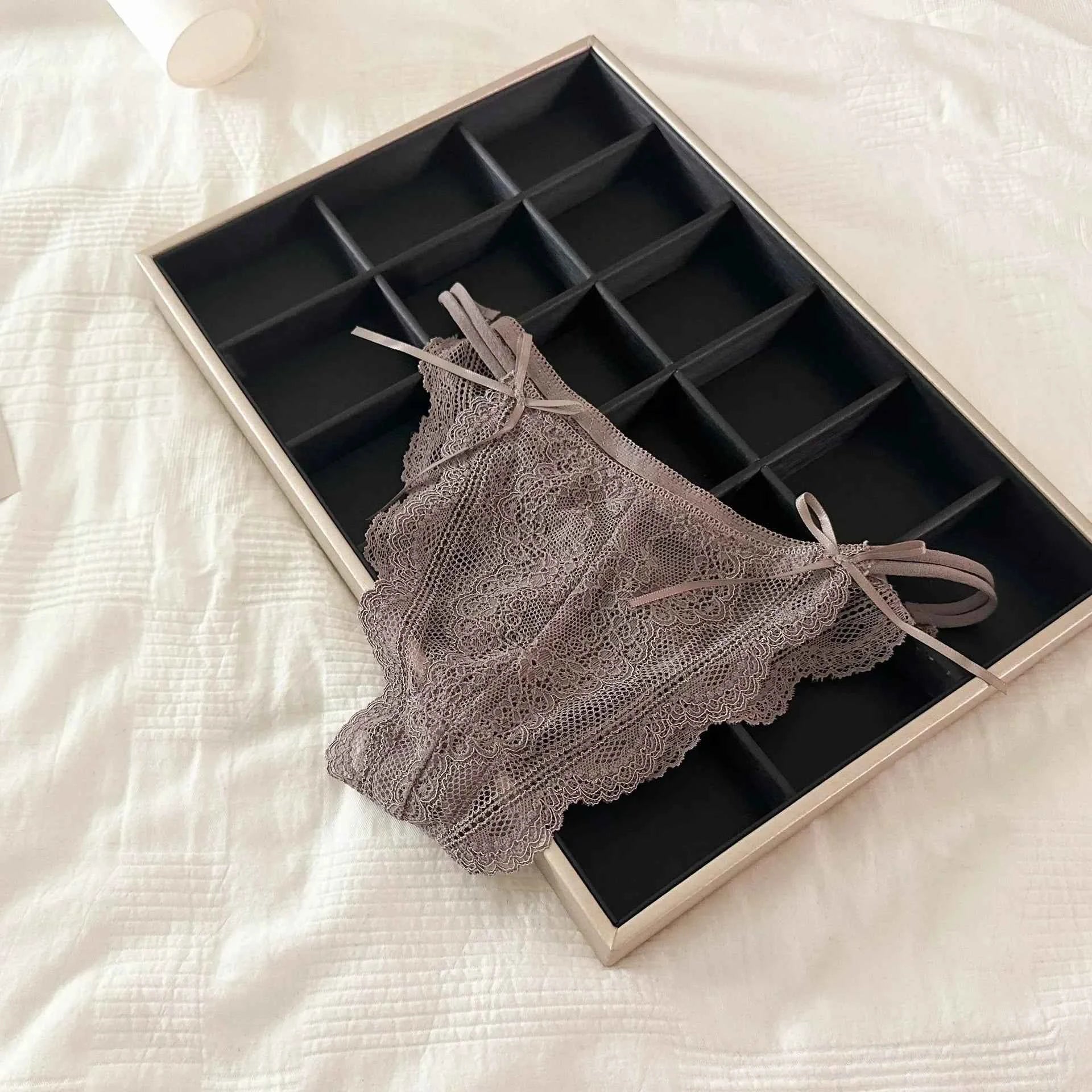 French Lace Low-Waist Briefs