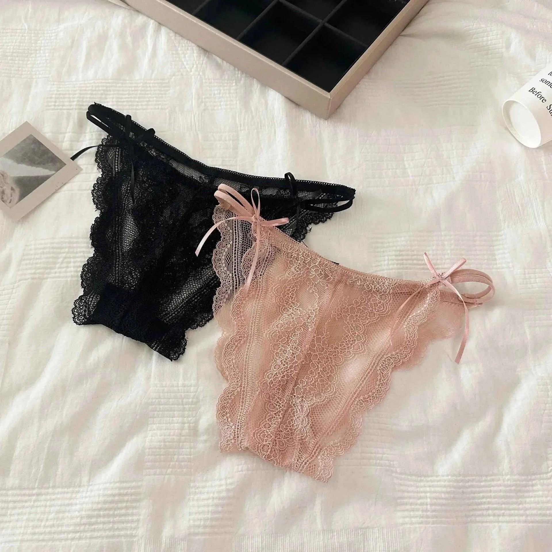 French Lace Low-Waist Briefs