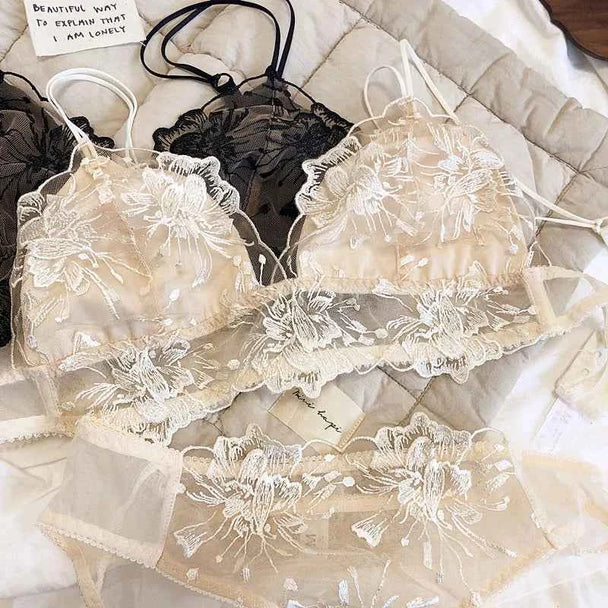 French Lace Triangle Cup Wire-Free Bralette Set