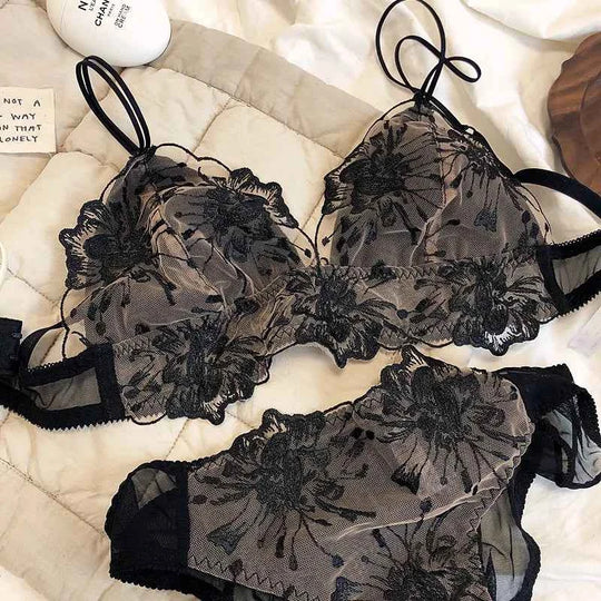 French Lace Triangle Cup Wire-Free Bralette Set