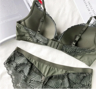 Thin Cotton Wire-Free Deep V Bra Set