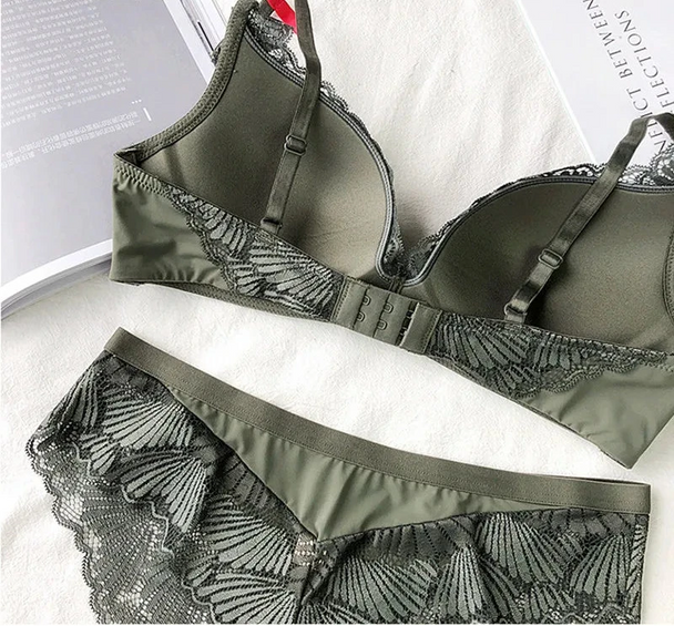 Thin Cotton Wire-Free Deep V Bra Set