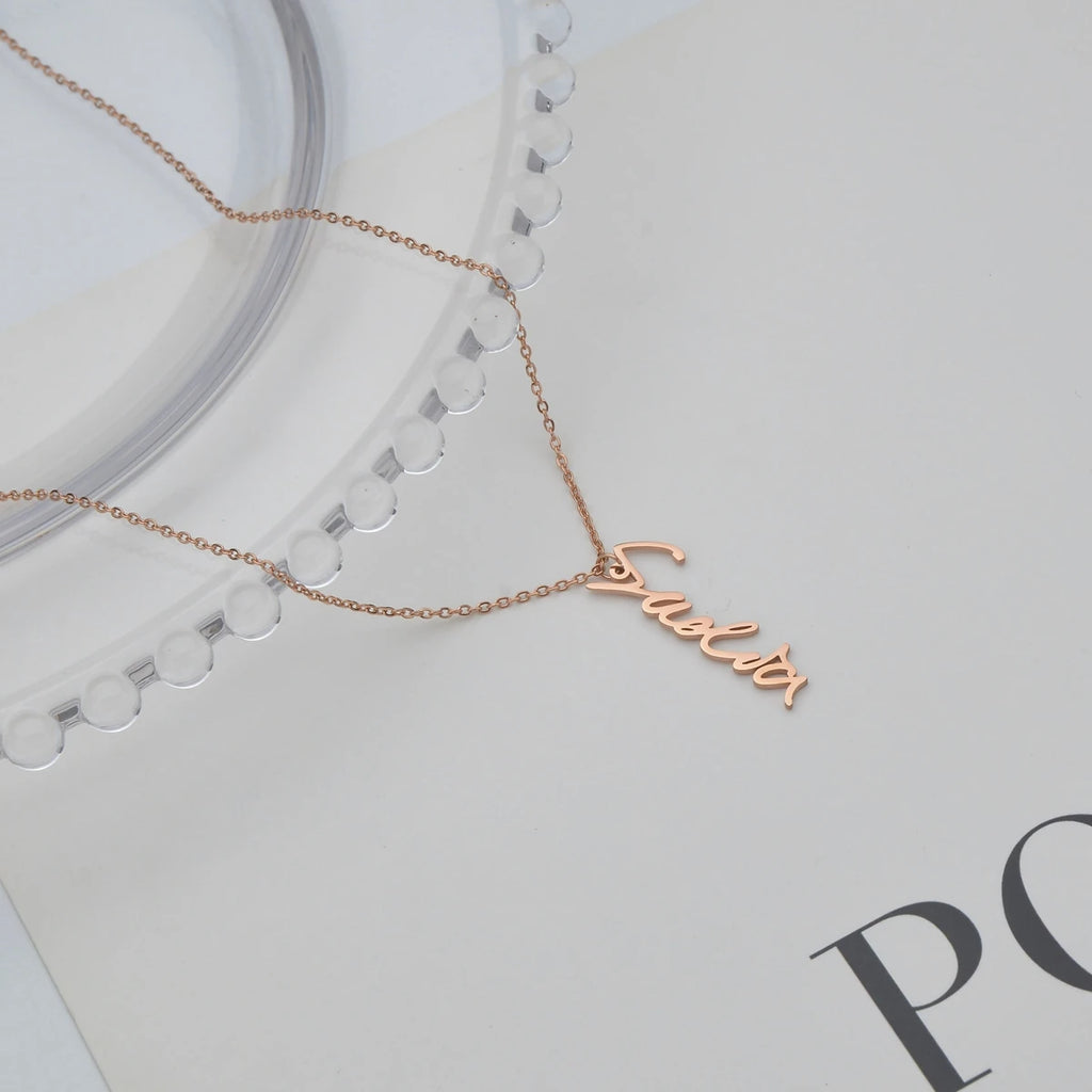 Personalized Vertical Name Necklace - Thick Chain Pendant - SHOPPERS' CASTLE