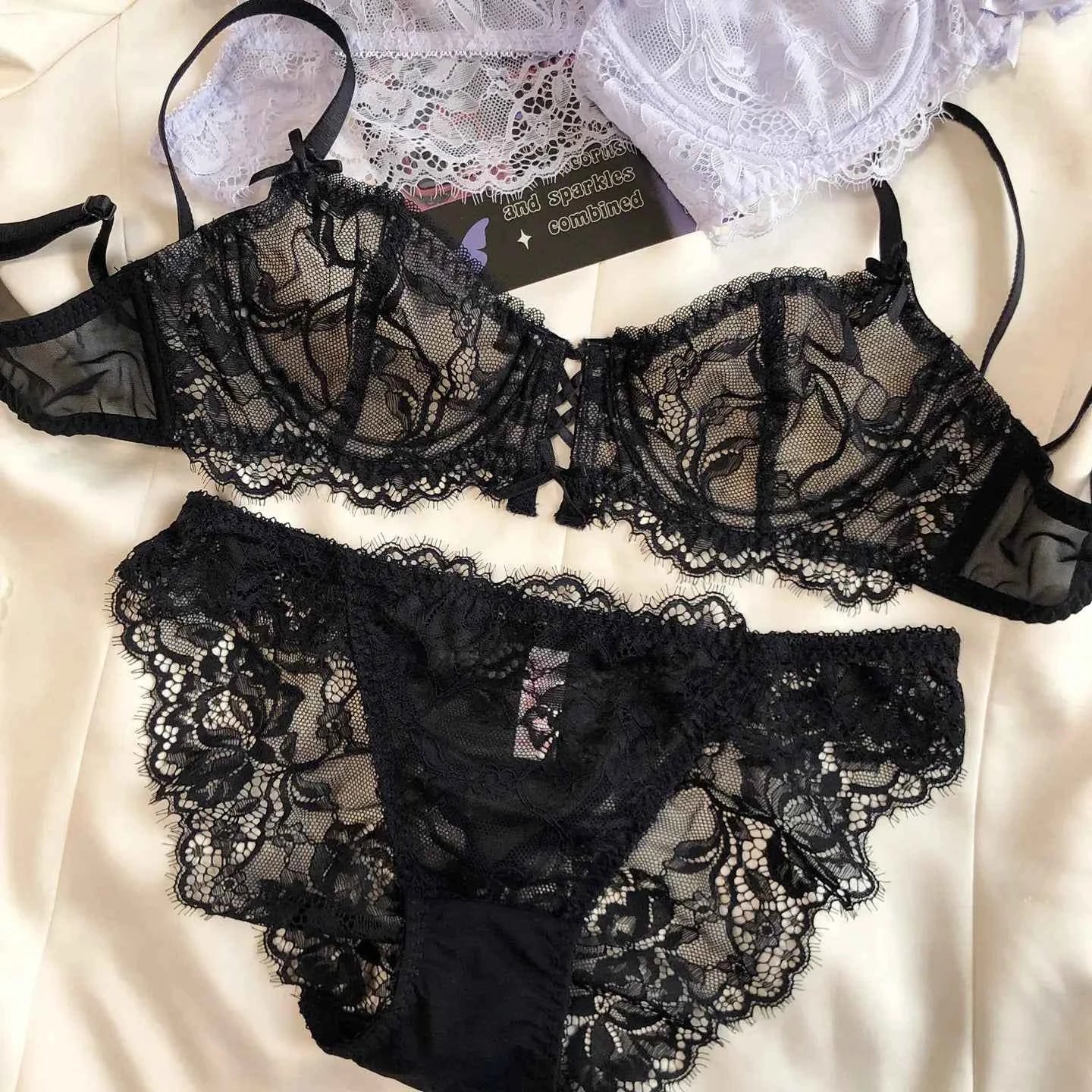 Sexy Hollow French Lace Embroidery Bra Set