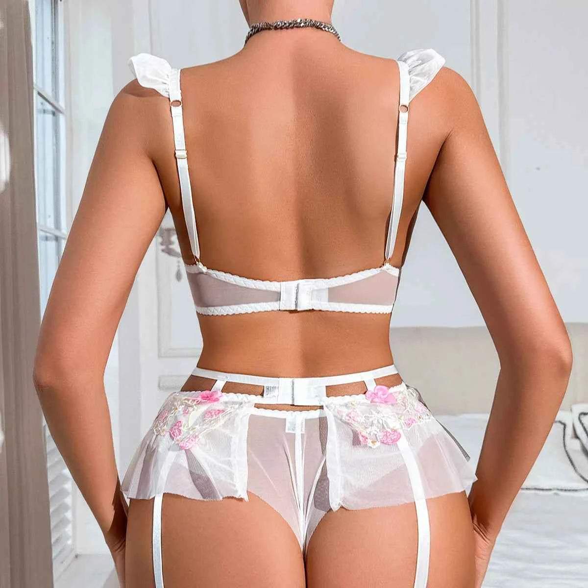 4-Piece Ultra-Thin Lace Floral Embroidery Set with Garter & Leg Straps